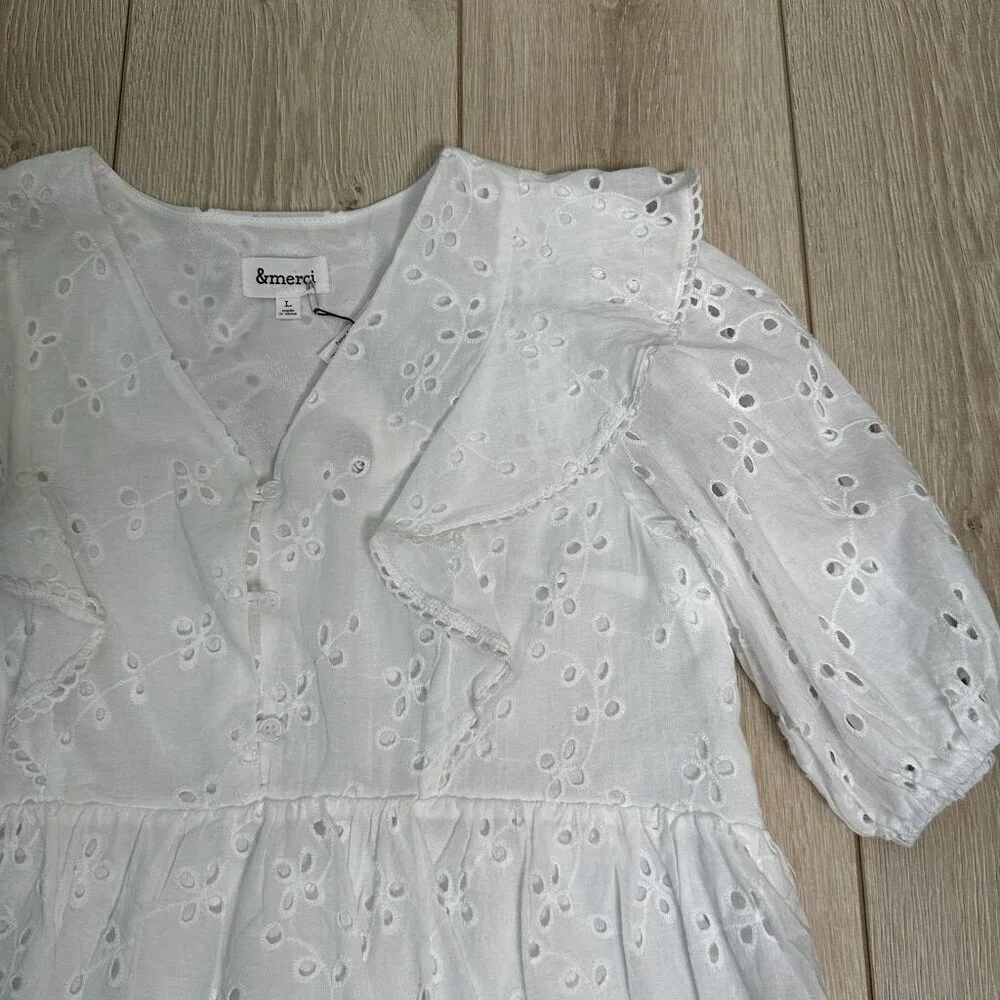 NWT &merci White Eyelet Top Size Large - Picture 3 of 5